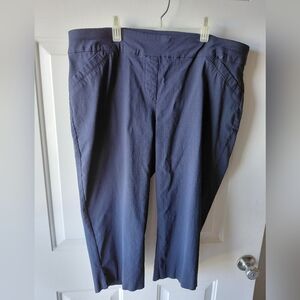 Women's Navy Blue Capri